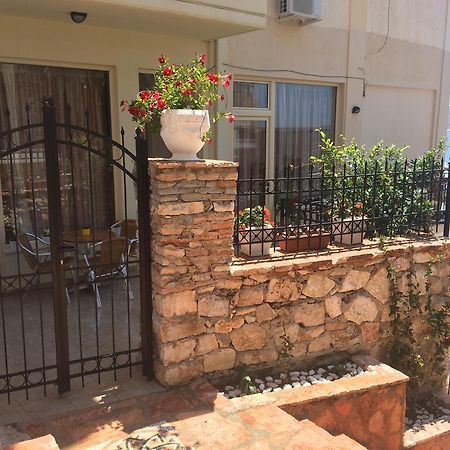 Berti Apartments Sarande Exterior photo