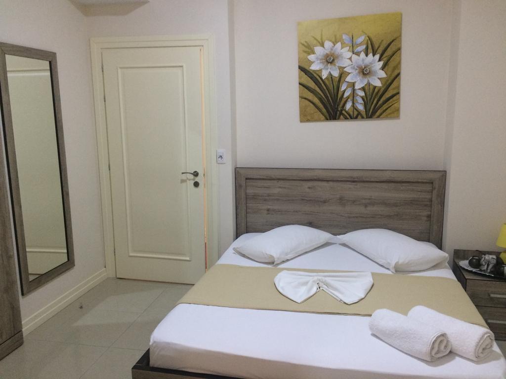 Berti Apartments Sarande Exterior photo