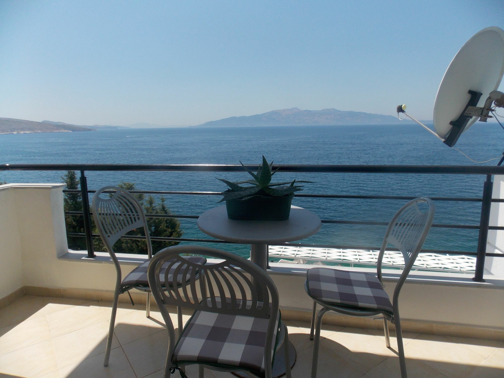 Berti Apartments Sarande Exterior photo